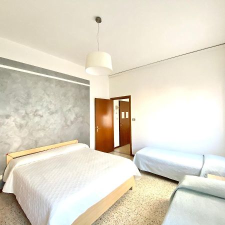 Euroresidence - Piazza Mazzini- 30 Mt Dal Mare Lido di Jesolo Eksteriør billede